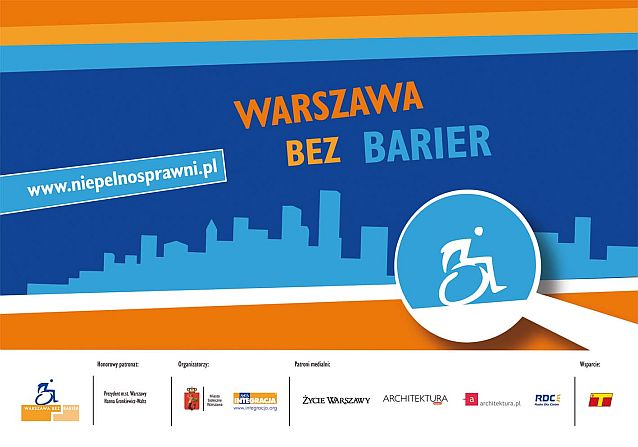 Plakat Warszawa bez barier z symbolem osoby na wózku pod lupą na tle miasta