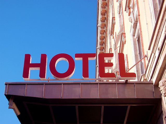 Neon: hotel