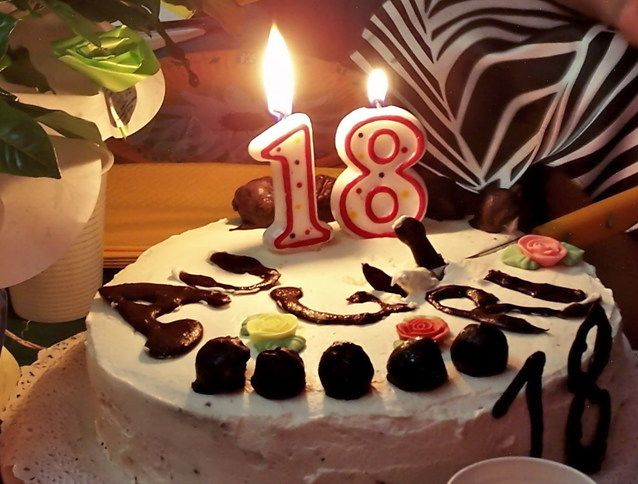 Tort na 18. urodziny