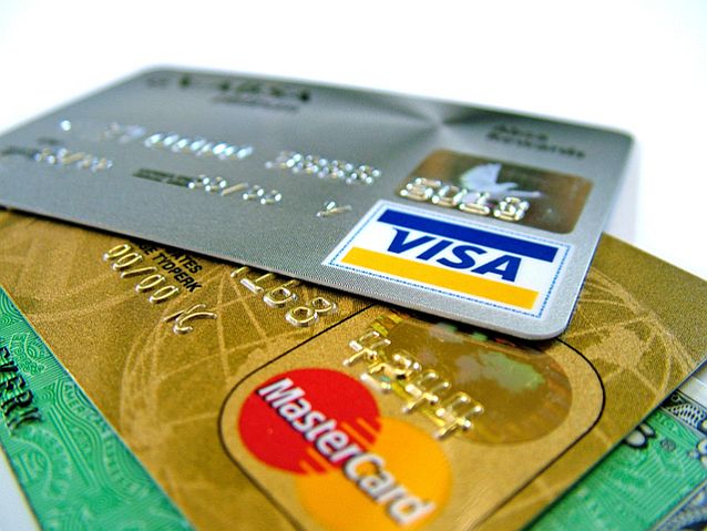 Trzy karty kredytowe