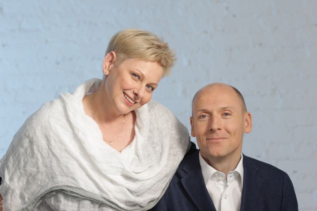 Pozowane zdjęcie Piotra Pawłowskiego z żoną
