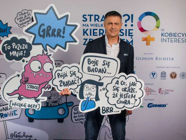 krzysztof hołowczyc a wokół niego animacje z różnymi napisami np. boję się badań czy strach ma wielkie oczy