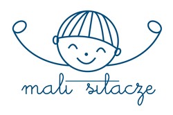 Logo Fundacji Mali Siłacze. Przedstawia głowę radosnego dziecka z uniesionymi rękami, pod którym jest napis: Mali Siłacze