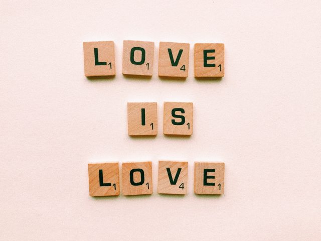 napis: Love is love