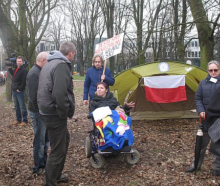 W proteście wzięły udział również osoby z niepełnosprawnością, fot.: Mateusz Różański