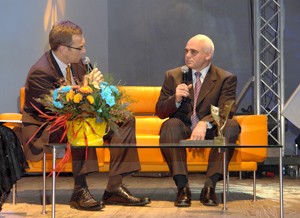 zdjęcie: Maciej Orłoś rozmawia z Mirosławem Mielniczukiem