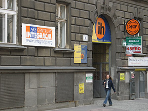 zdjęcie: wejśćie do Centrum INTEGRACJA w Krakowie