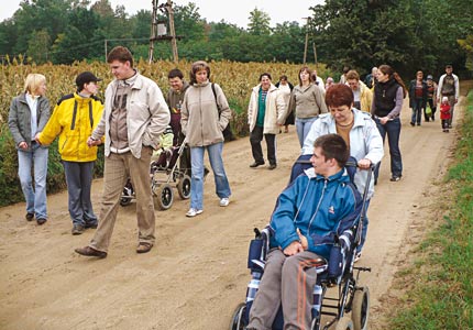 Nawet jednodniowe wycieczki są wyjątkowym przeżyciem - najważniejsze to być wśród ludzi. Fot.: archiwum Ośrodka Wsparcia dla Osób z Zaburzeniami Psychicznymi