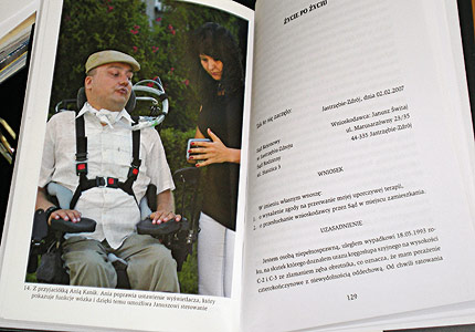 Książka Janusza Świtaja. Fot.: Integracja 1/2009