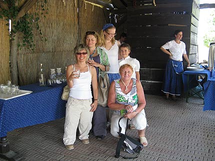 Na zdjęciu: degustacja Palinki w Puszcie. Fot. Małgorzata Tokarska