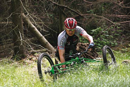 zdjęcie: Jacek Rola na swoim Handbike'u. 